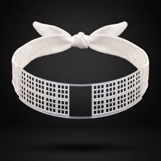 OMIUS neck cooler without cooling pieces, front view showing the empty silicone grid