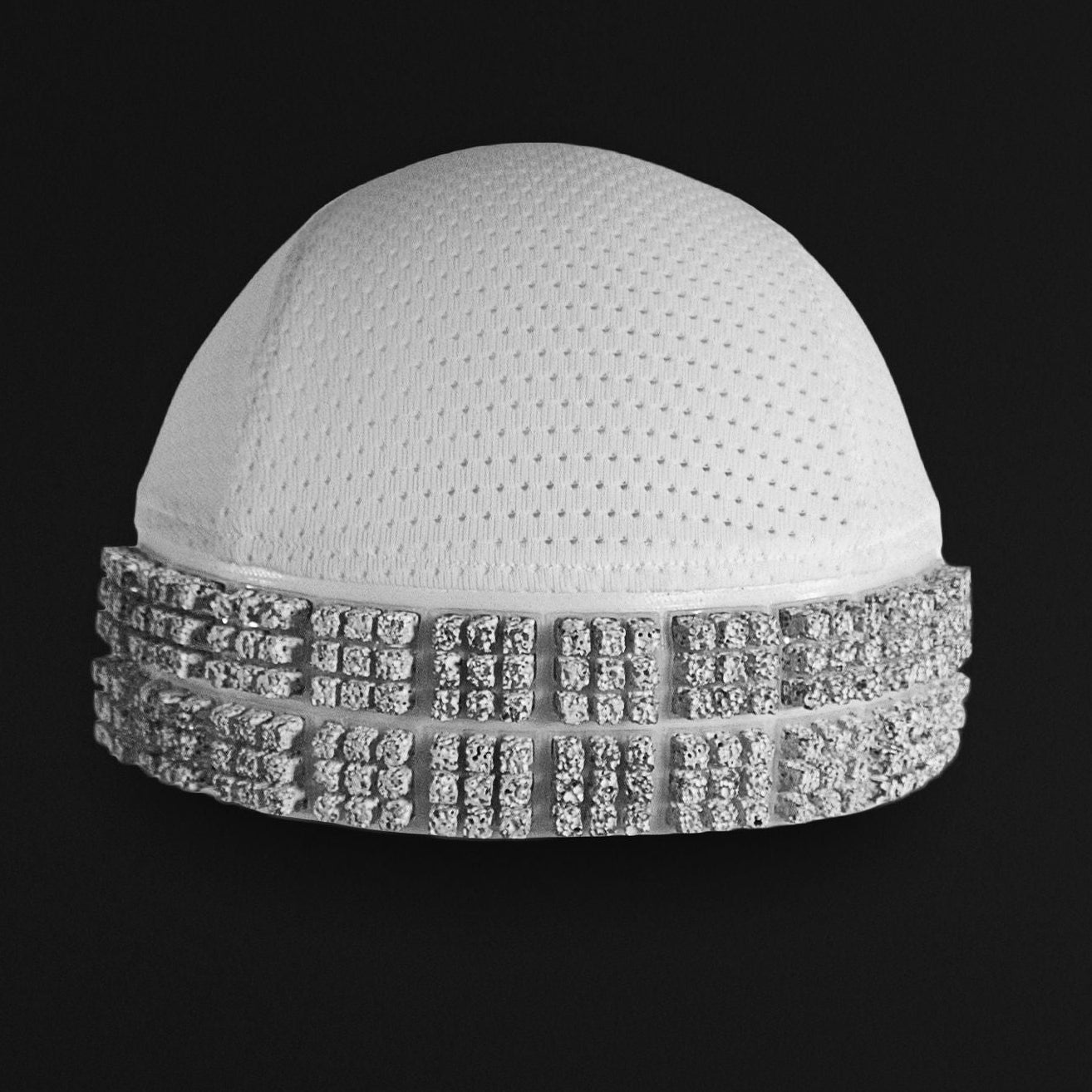 OMIUS reverse Cap white with cooling pieces front view